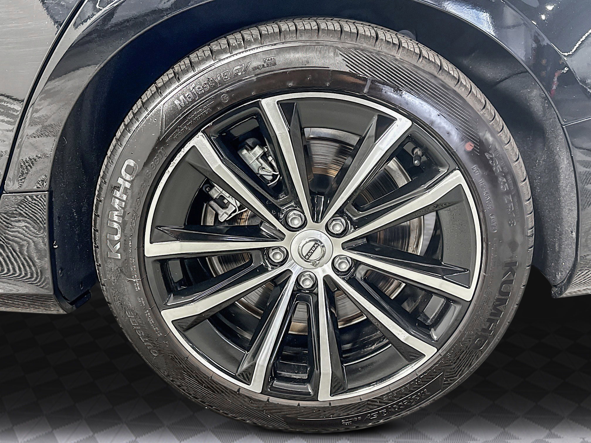 Used 2023 Volvo S60 T8 Plus image 33