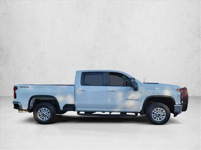 Used 2021 Chevrolet Silverado 2500 LT w/ Fleet Comfort Package AWD/4WD image 4
