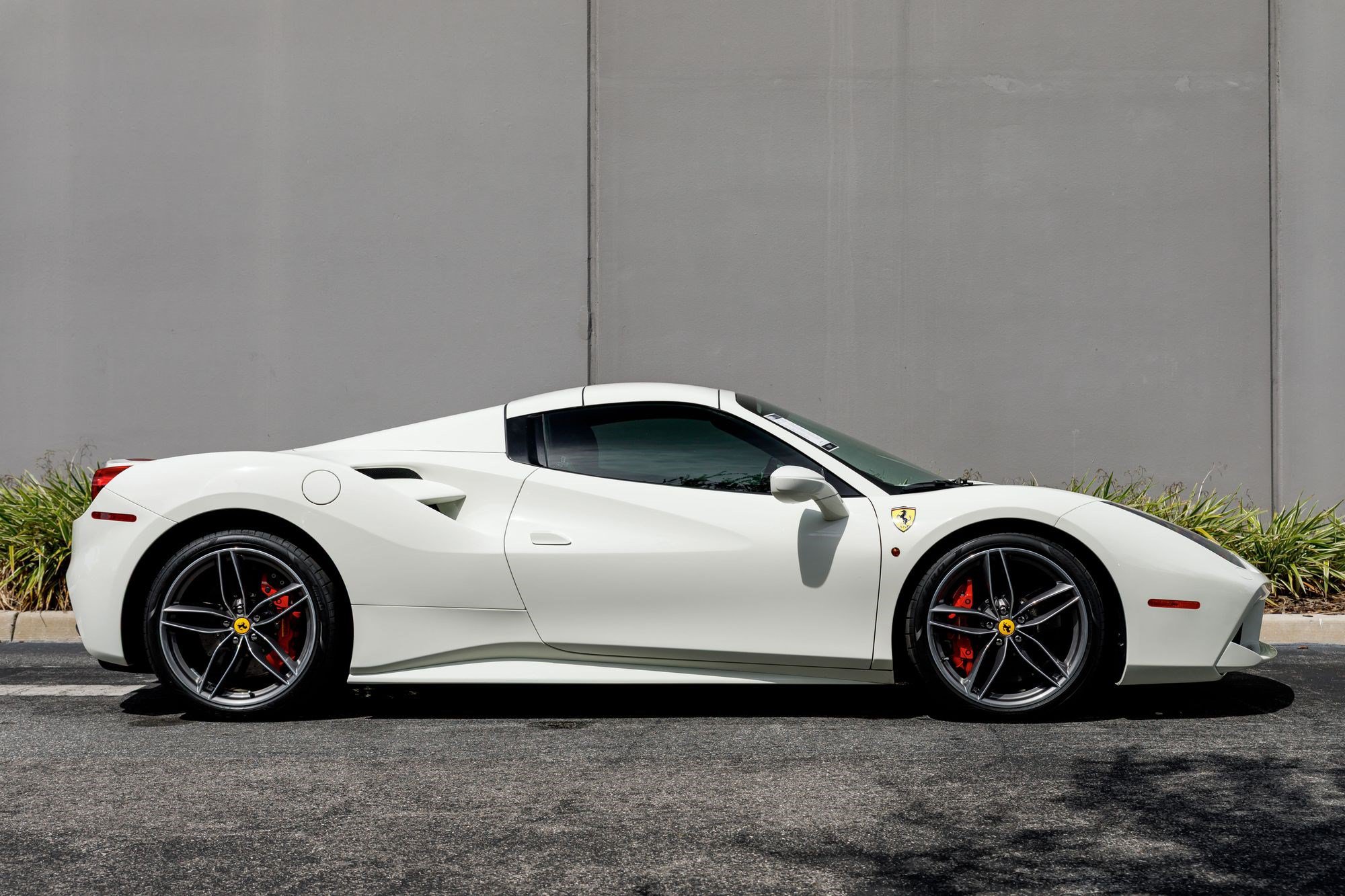 Used 2019 Ferrari 488 Spider RWD image 6