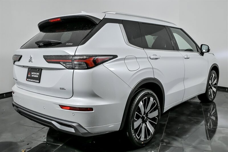 New 2026 Mitsubishi Outlander SEL AWD/4WD image 9