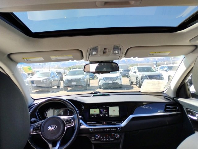 Used 2021 Kia Niro EX Premium w/ Cold Weather Package image 12