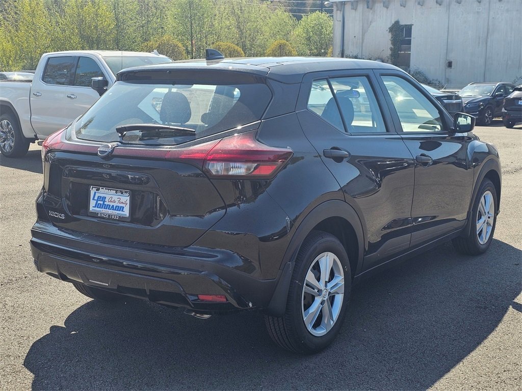 New 2025 Nissan Kicks Play S image 5