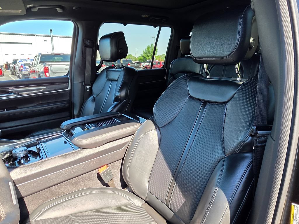 Used 2024 Jeep Wagoneer L 4WD w/ Premium Group I image 11