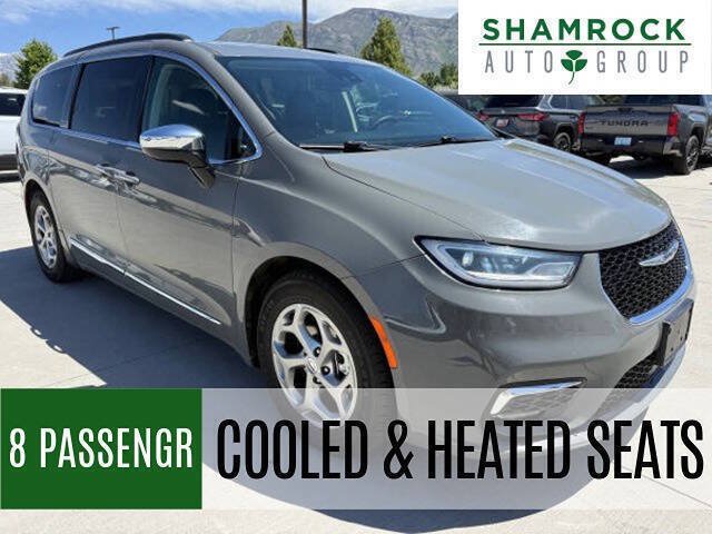 Used 2023 Chrysler Pacifica Limited FWD image 1