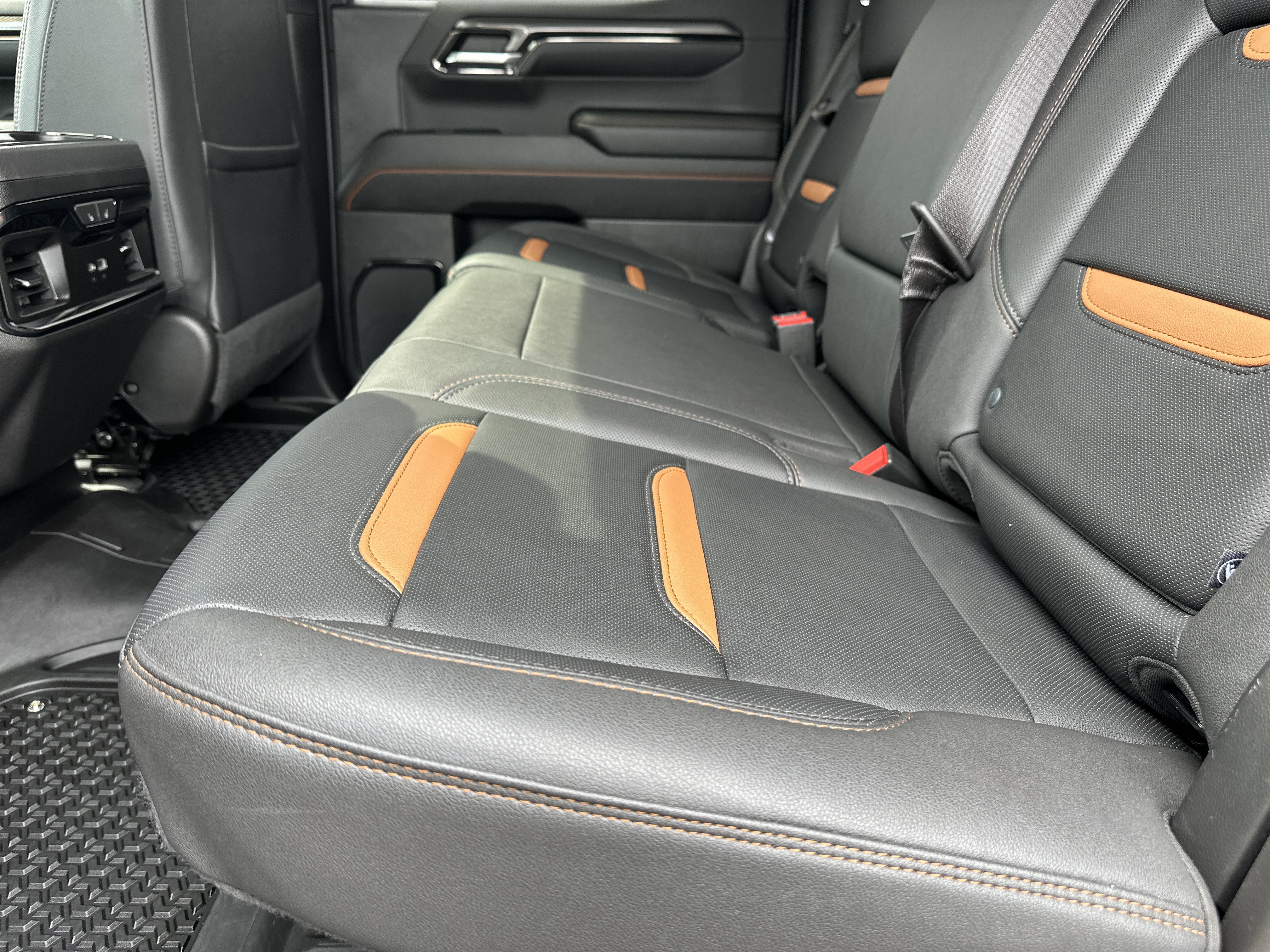 Used 2023 GMC Sierra 1500 AT4 w/ Technology Package image 21