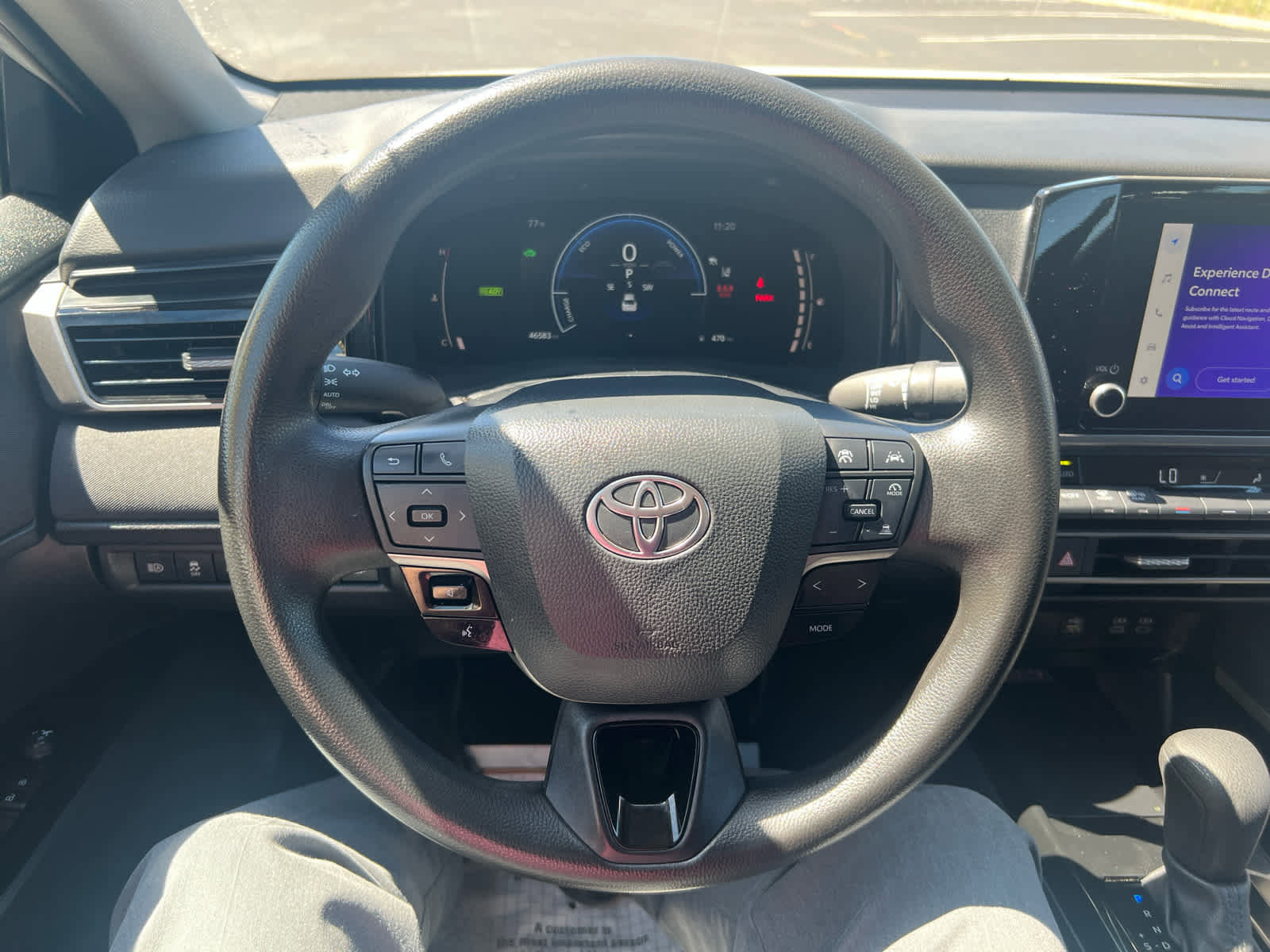 Used 2025 Toyota Camry LE FWD image 14