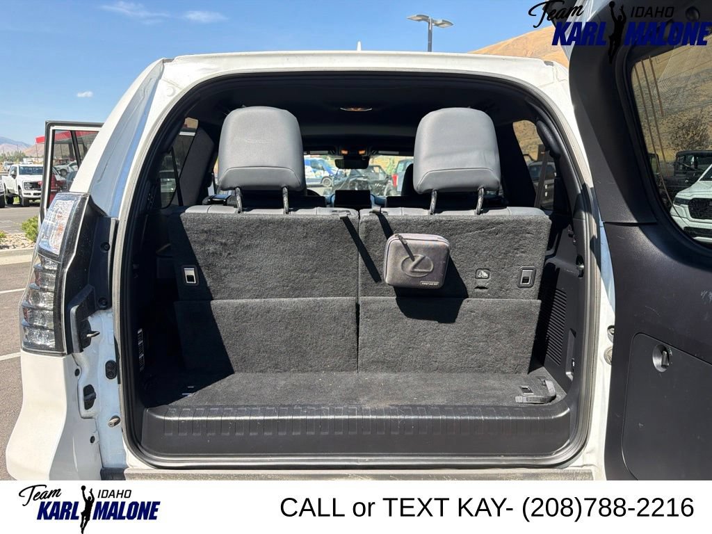 Used 2023 Lexus GX 460 Premium w/ Accessory Package AWD/4WD image 13