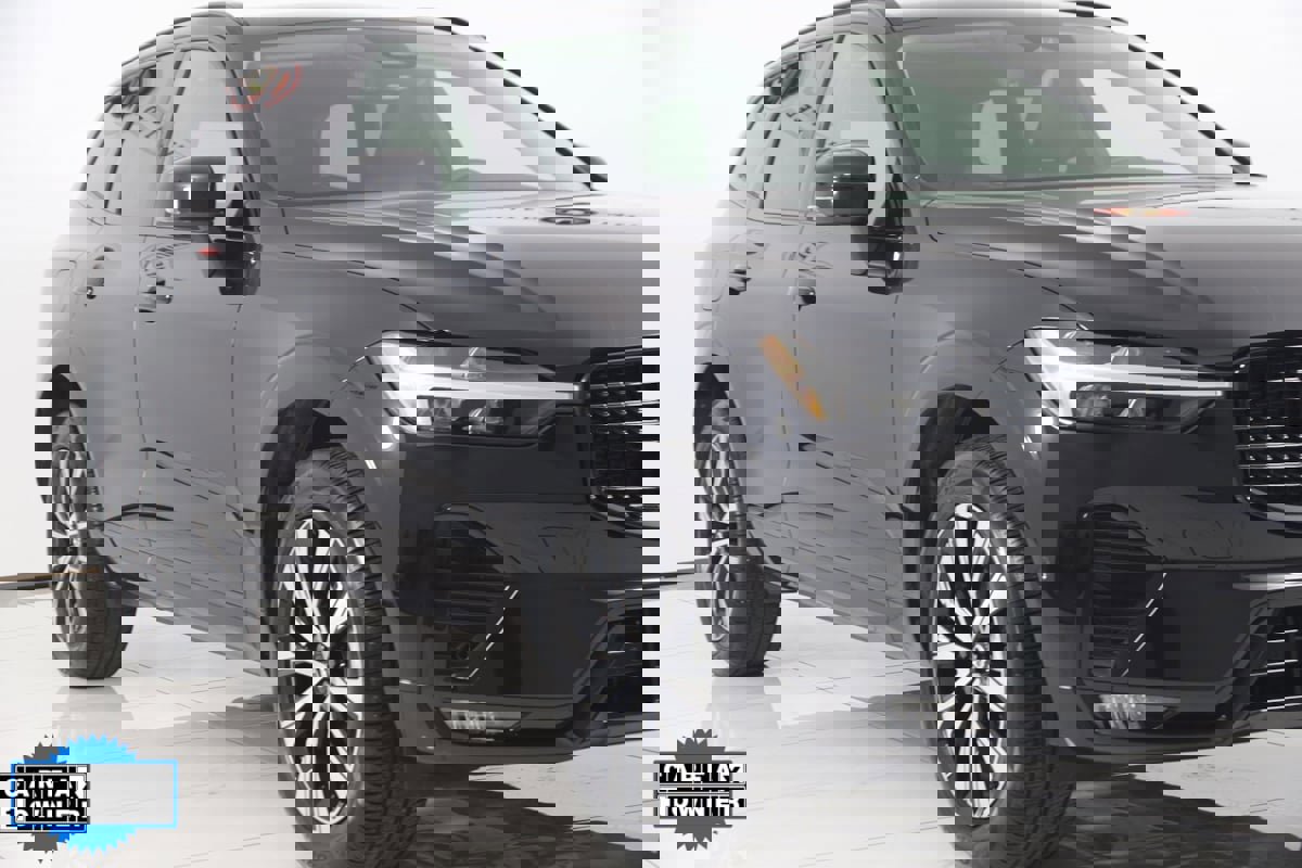 Used 2025 Volvo XC60 B5 Plus image 40