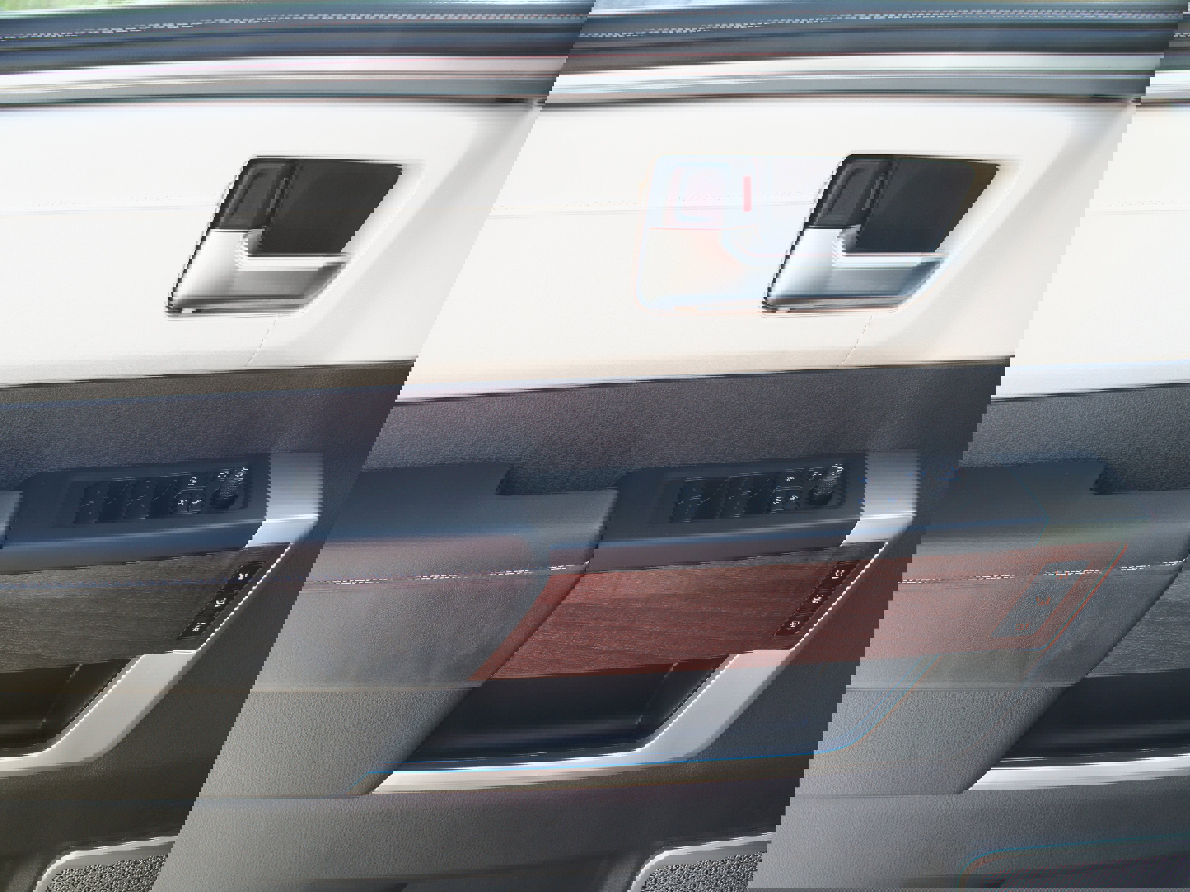 Used 2025 Toyota Tundra Capstone image 30