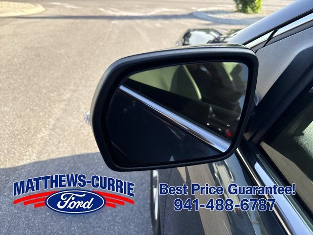 Certified 2022 Ford Edge Titanium AWD/4WD image 8