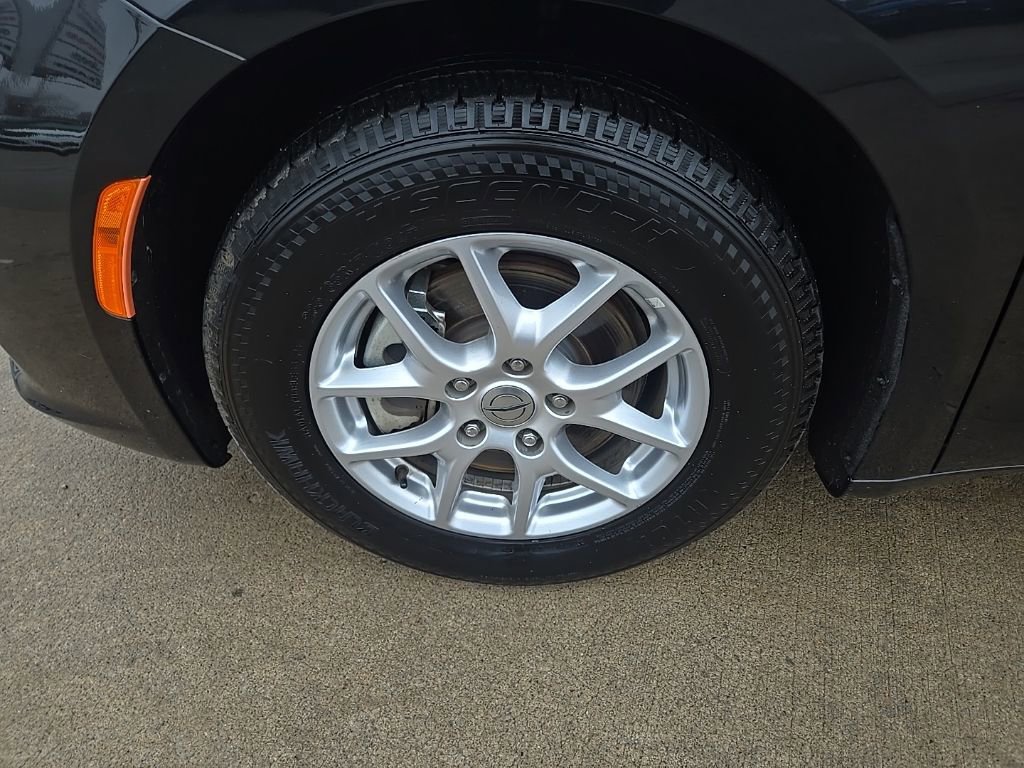 Used 2024 Chrysler Pacifica Touring-L FWD image 23
