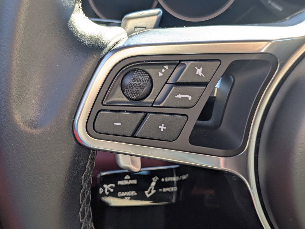 Used 2018 Porsche Panamera 4 image 12