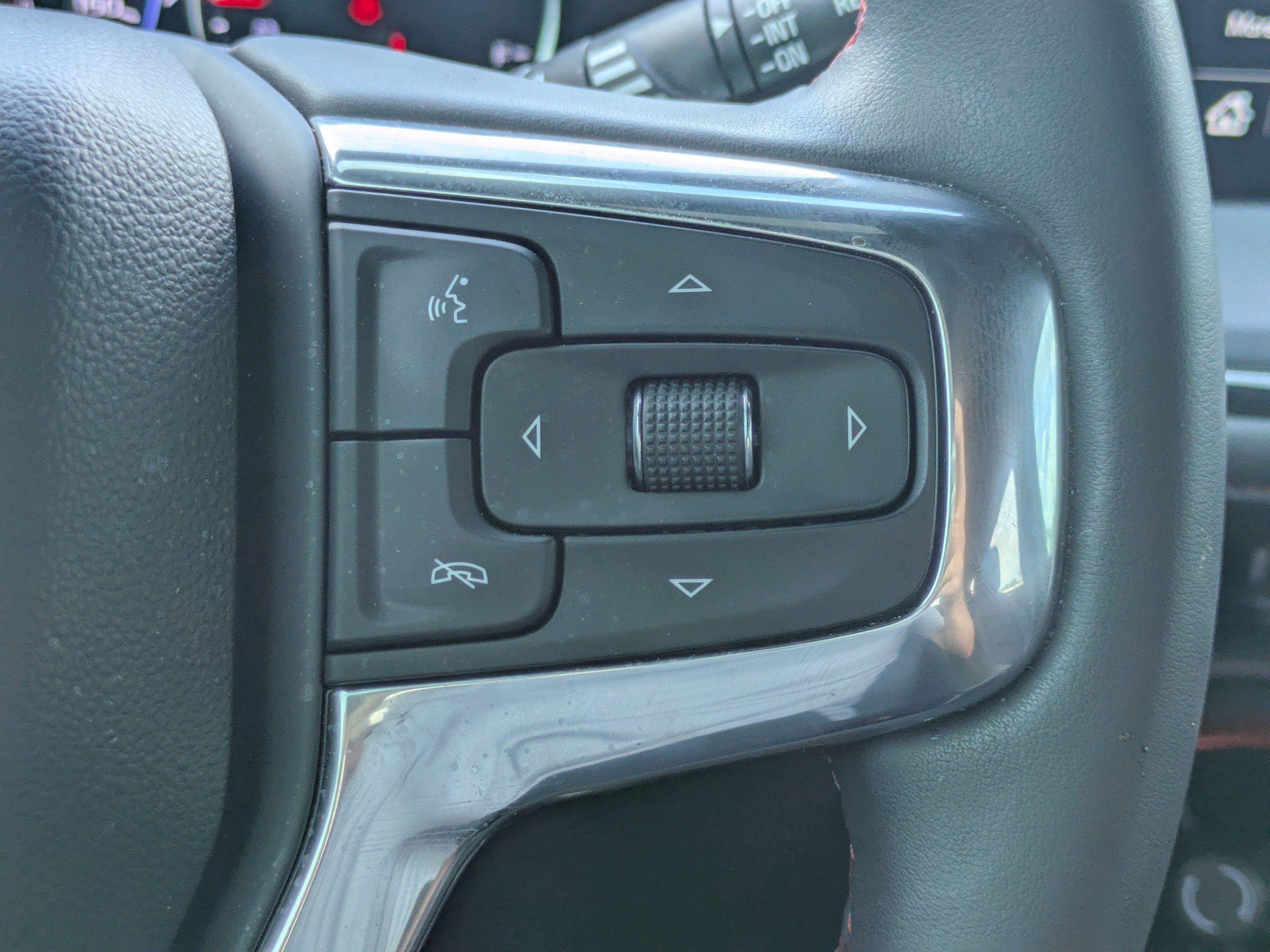 Used 2023 Chevrolet Blazer RS FWD image 22
