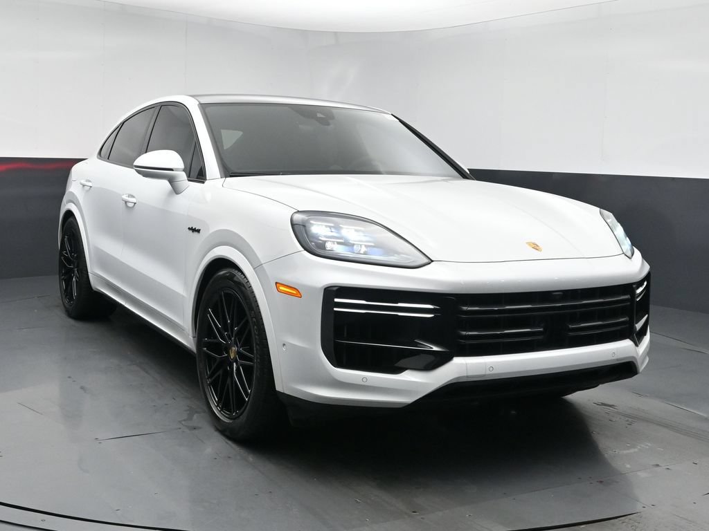 Used 2024 Porsche Cayenne Turbo w/ Premium Package Plus (PP1) AWD/4WD image 2