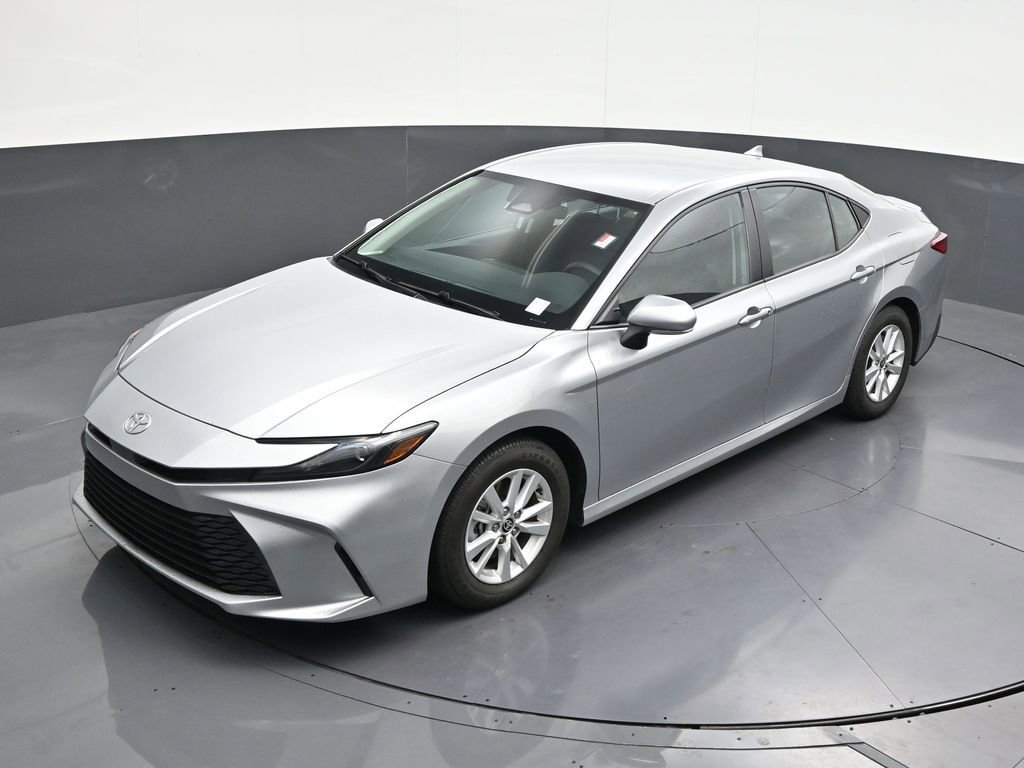 Used 2025 Toyota Camry LE w/ Convenience Package FWD image 15