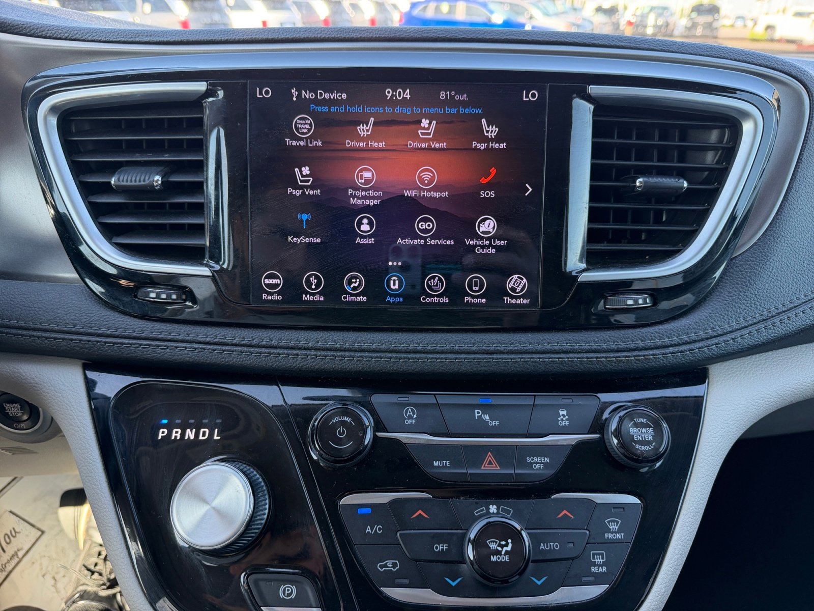 Used 2018 Chrysler Pacifica Limited FWD image 28