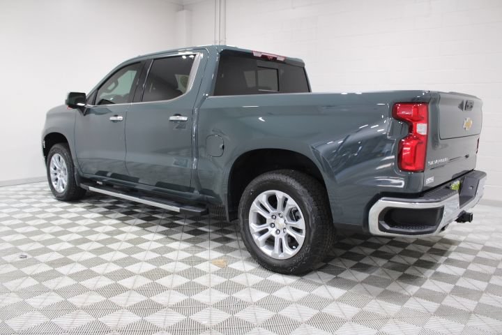 Used 2025 Chevrolet Silverado 1500 LTZ AWD/4WD image 9