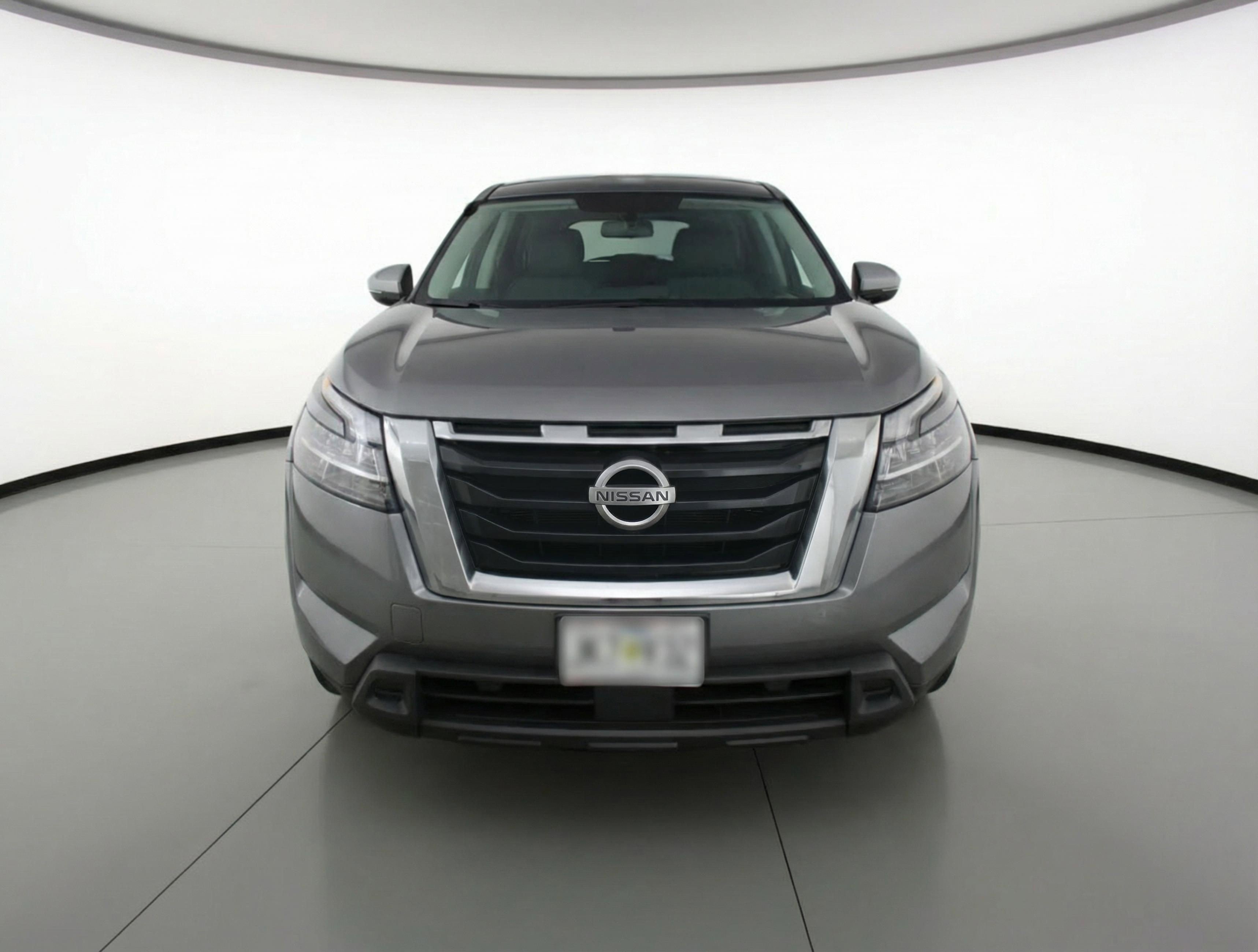 Used 2025 Nissan Pathfinder SV image 2