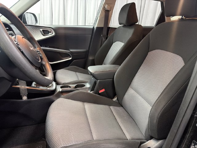 Certified 2023 Kia Soul LX FWD image 10
