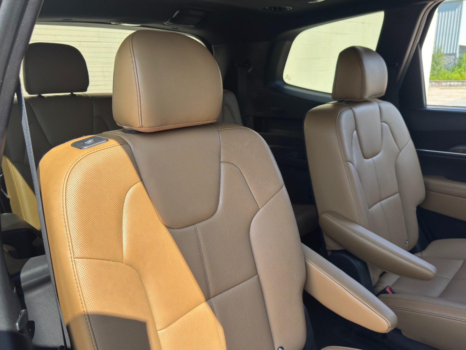 Used 2020 Kia Telluride SX w/ Towing Package FWD image 41