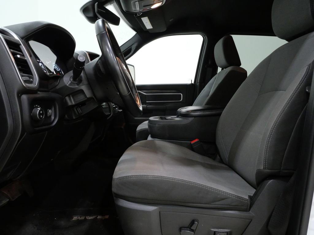 Used 2024 RAM 3500 Big Horn AWD/4WD image 11