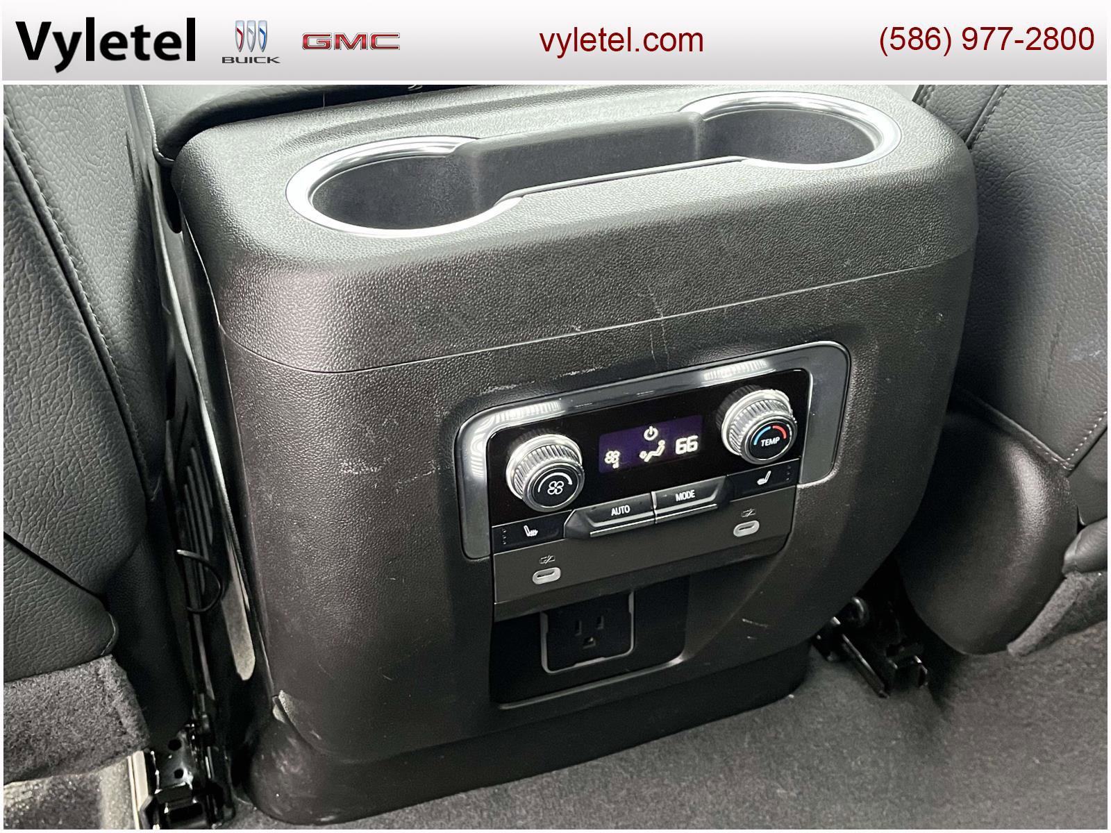 Used 2023 GMC Yukon Denali image 14