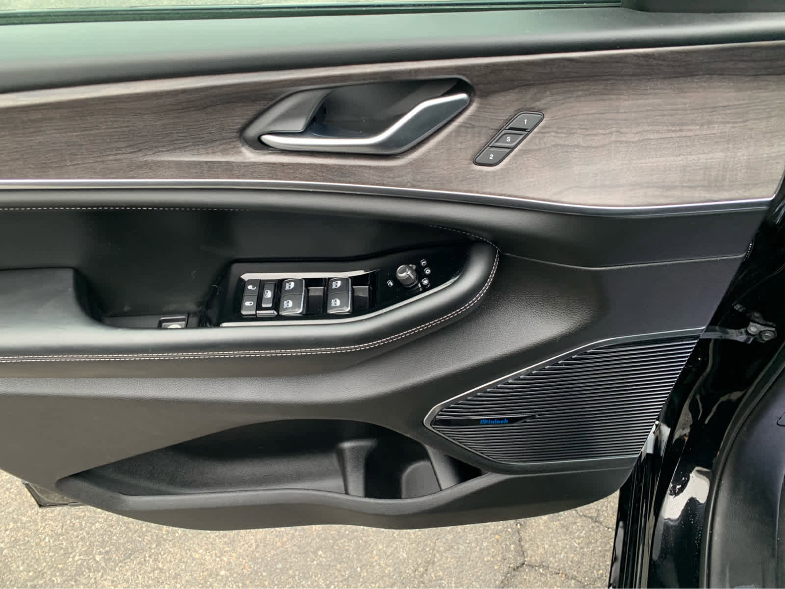 Used 2022 Jeep Grand Cherokee Overland image 25