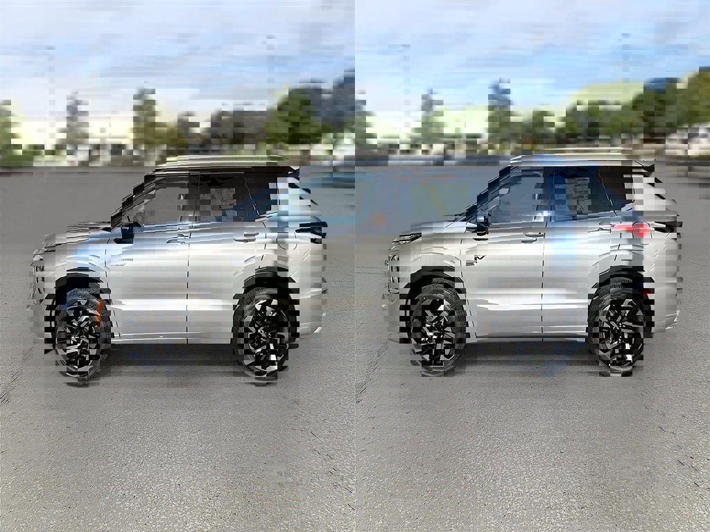 New 2025 Mitsubishi Outlander SEL image 4
