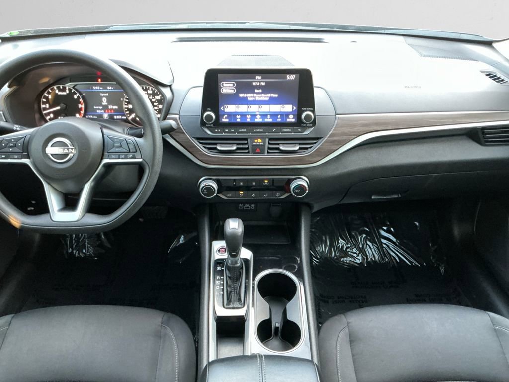 Used 2024 Nissan Altima 2.5 SV image 10