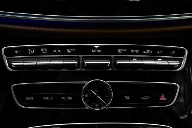 Used 2020 Mercedes-Benz E 450 4MATIC Cabriolet image 51