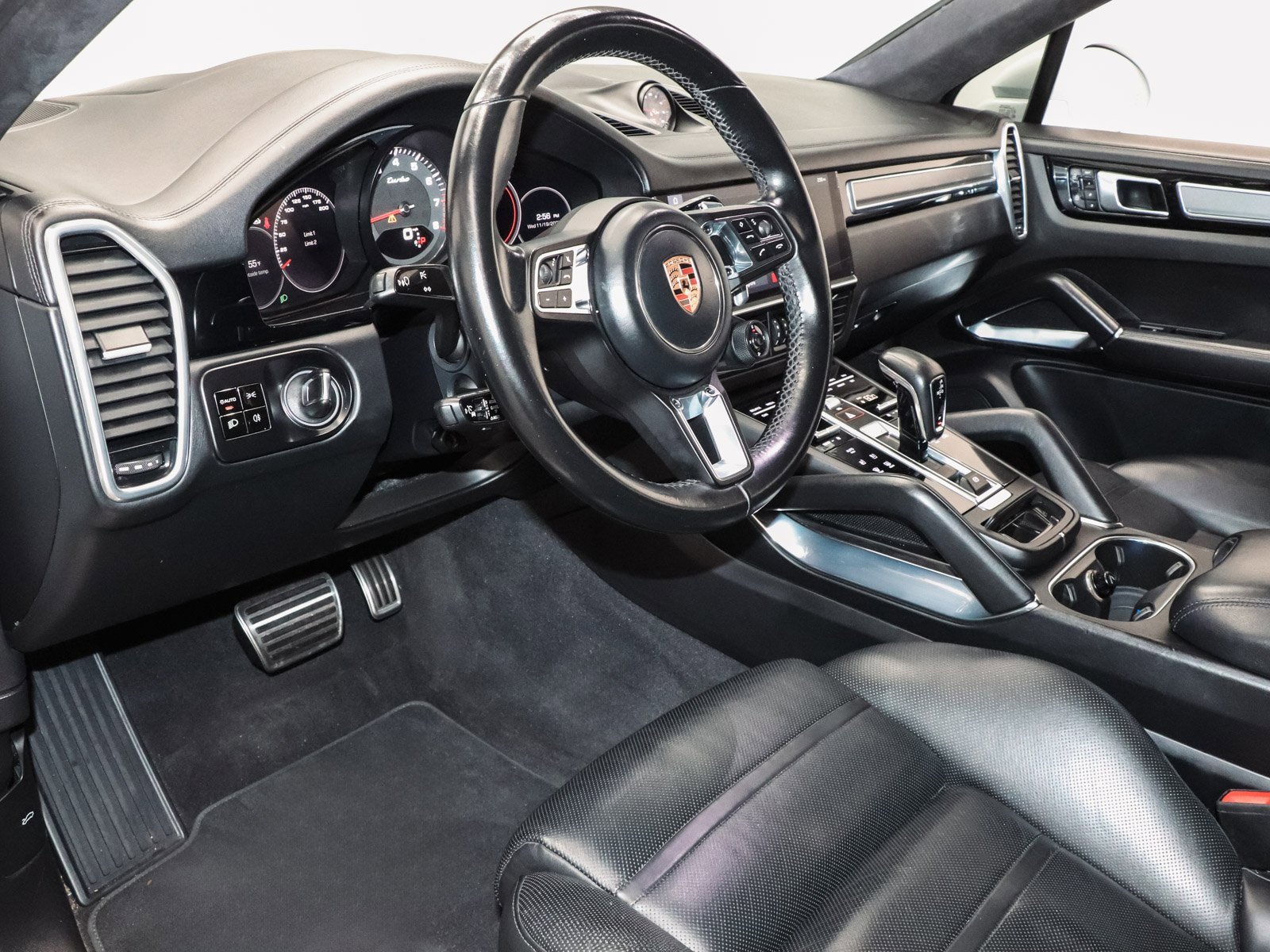 Used 2020 Porsche Cayenne Turbo image 19