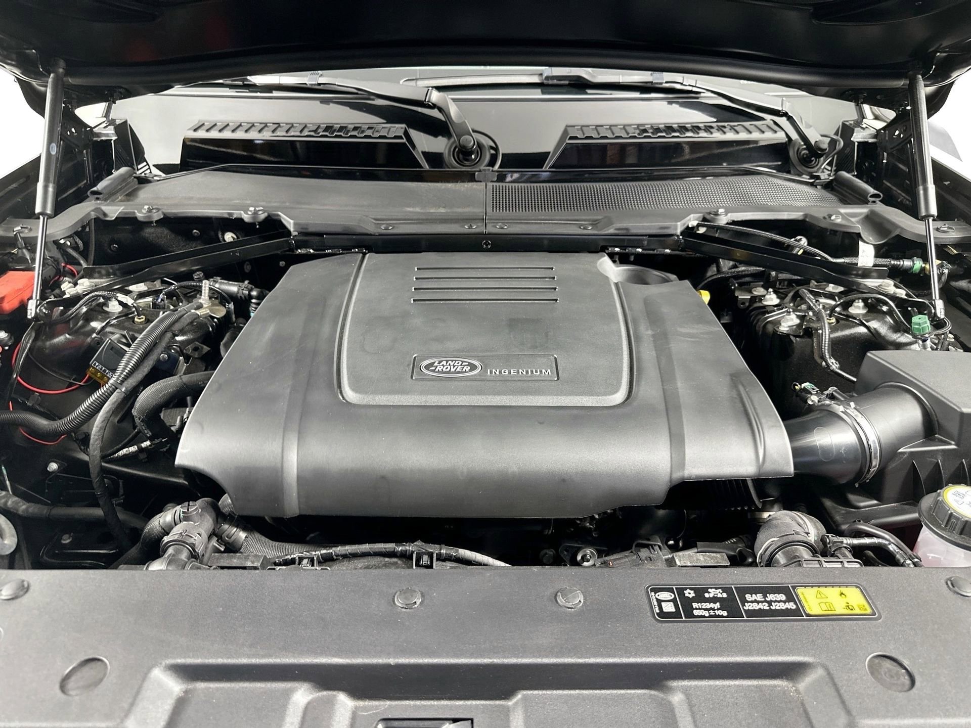 Used 2024 Land Rover Defender 110 S image 25