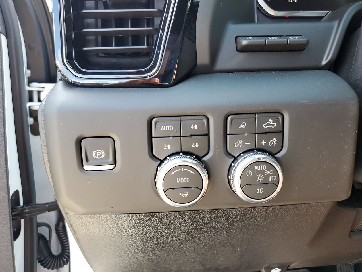 New 2026 GMC Sierra 3500 AT4 w/ AT4 Premium Plus Package AWD/4WD image 31