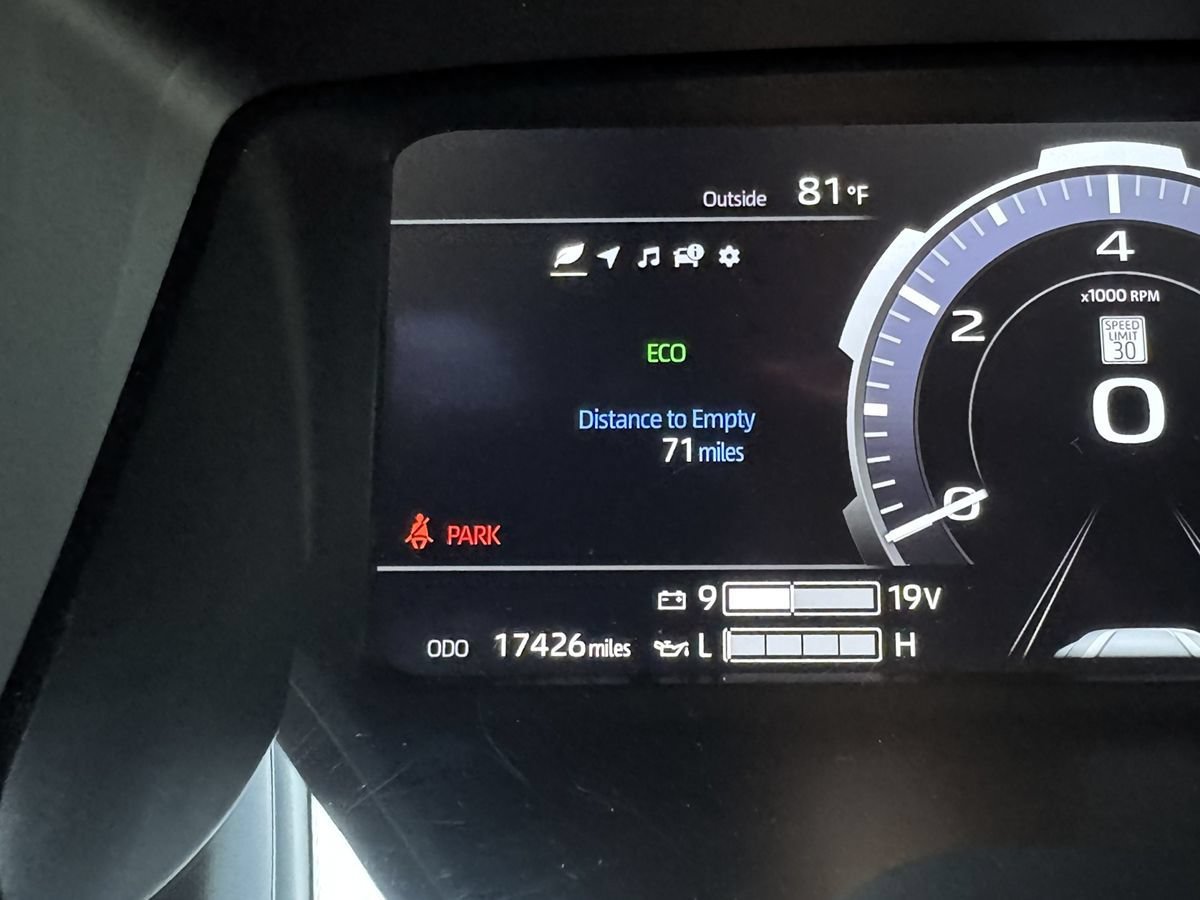 Used 2024 Toyota Sequoia Platinum AWD/4WD image 32