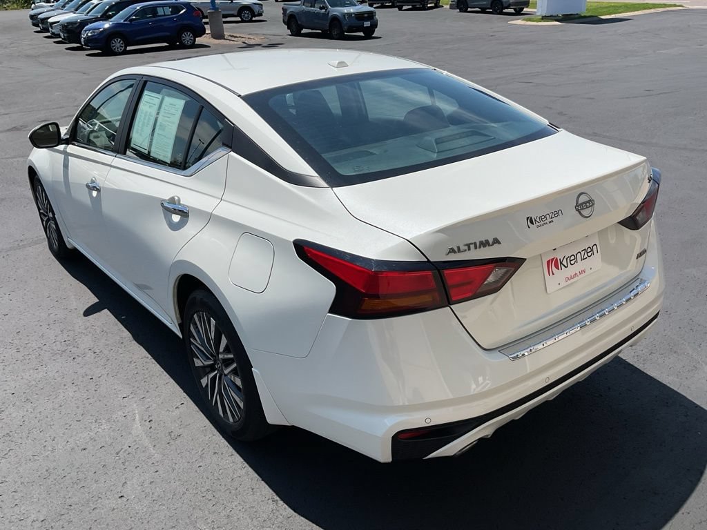 Used 2023 Nissan Altima 2.5 SV w/ SV Premium Package AWD/4WD image 7