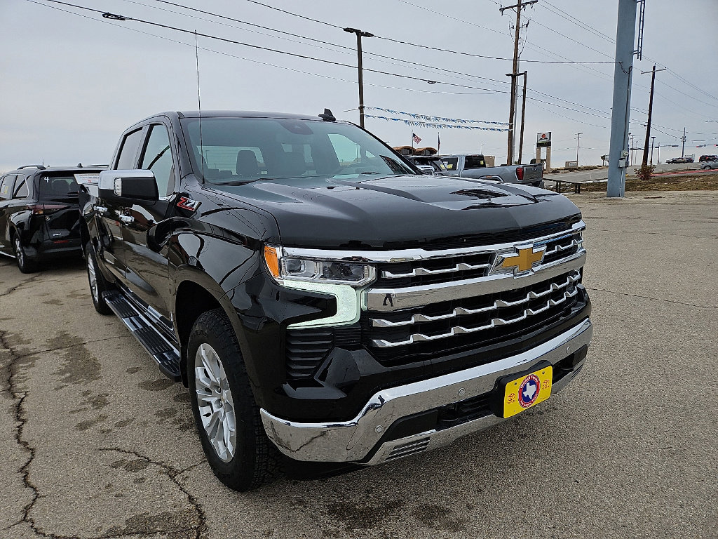 Used 2023 Chevrolet Silverado 1500 LTZ w/ Z71 Off-Road Package image 7