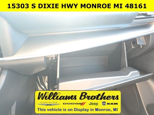 Used 2024 Nissan Rogue SV image 22