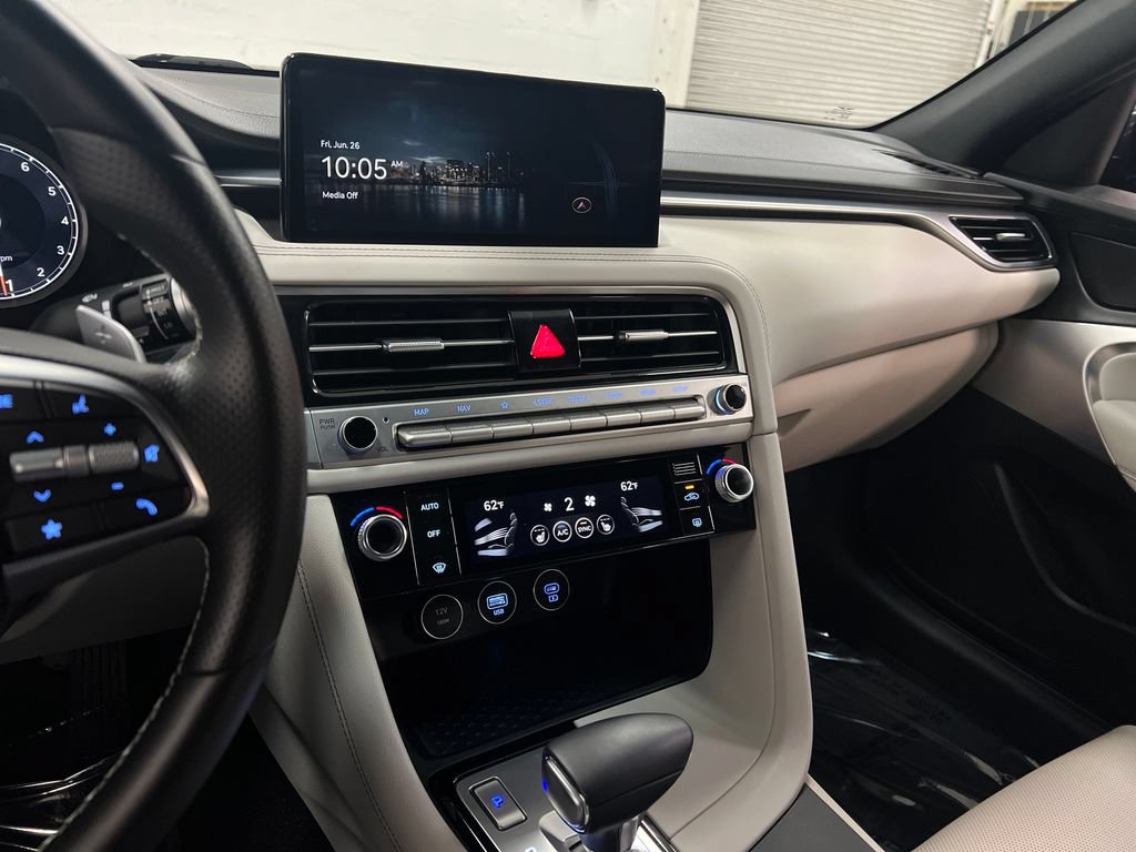 Used 2024 Genesis G70 2.5T RWD image 17