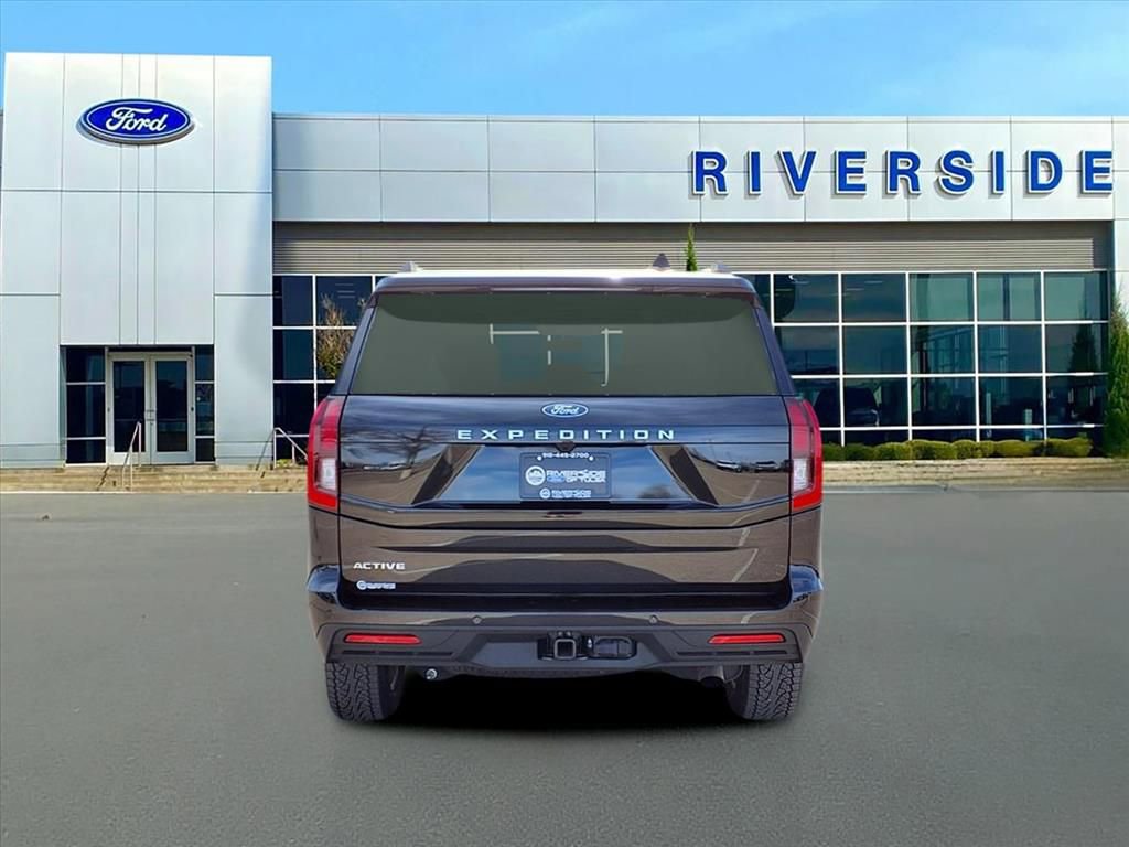 Used 2025 Ford Expedition Active image 5