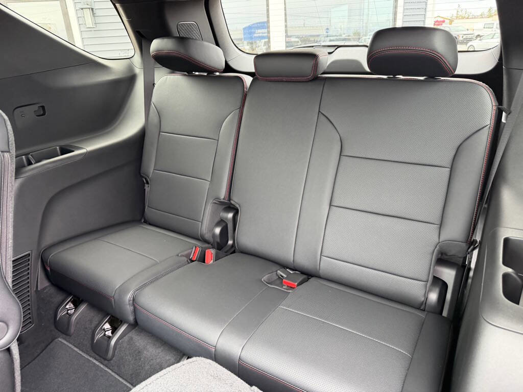 Used 2026 Chevrolet Traverse RS image 43