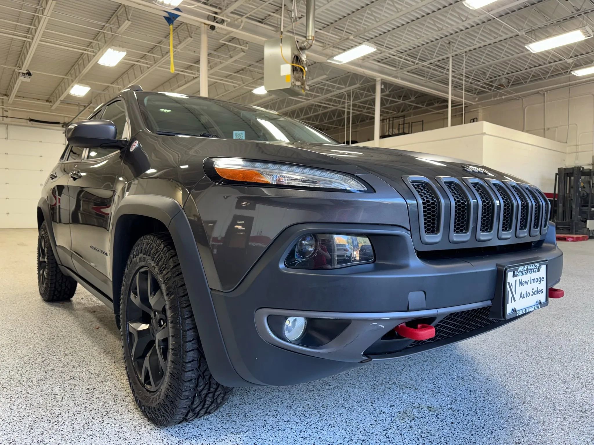 Used 2016 Jeep Cherokee Trailhawk w/ Comfort/Convenience Group image 1