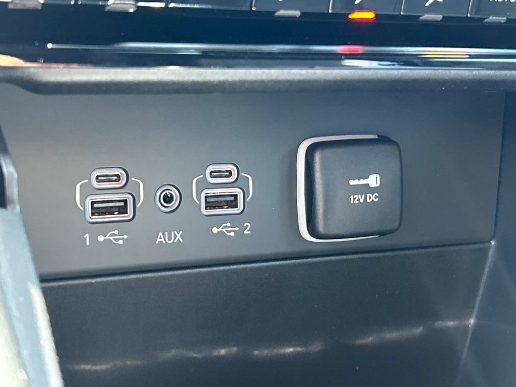 Used 2025 Jeep Grand Cherokee Limited AWD/4WD image 26