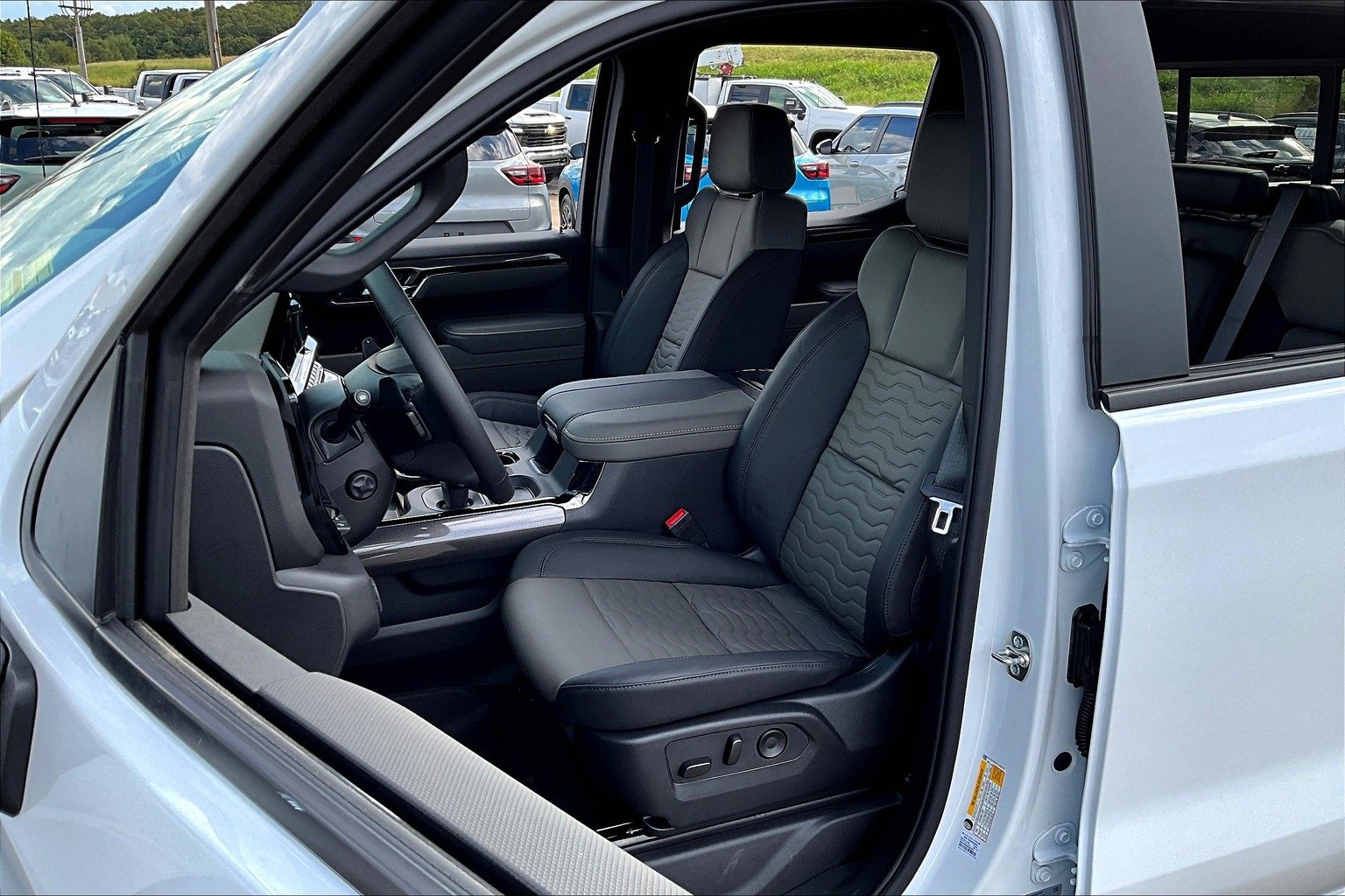 New 2026 Chevrolet Silverado 1500 ZR2 image 9