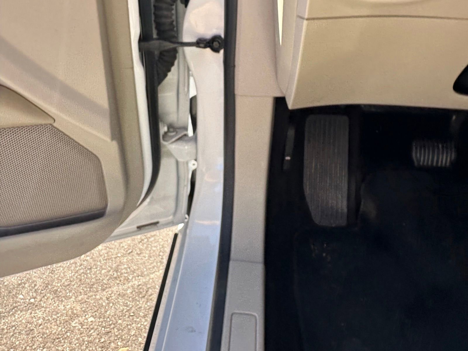Used 2019 Ford Fusion SE FWD image 15