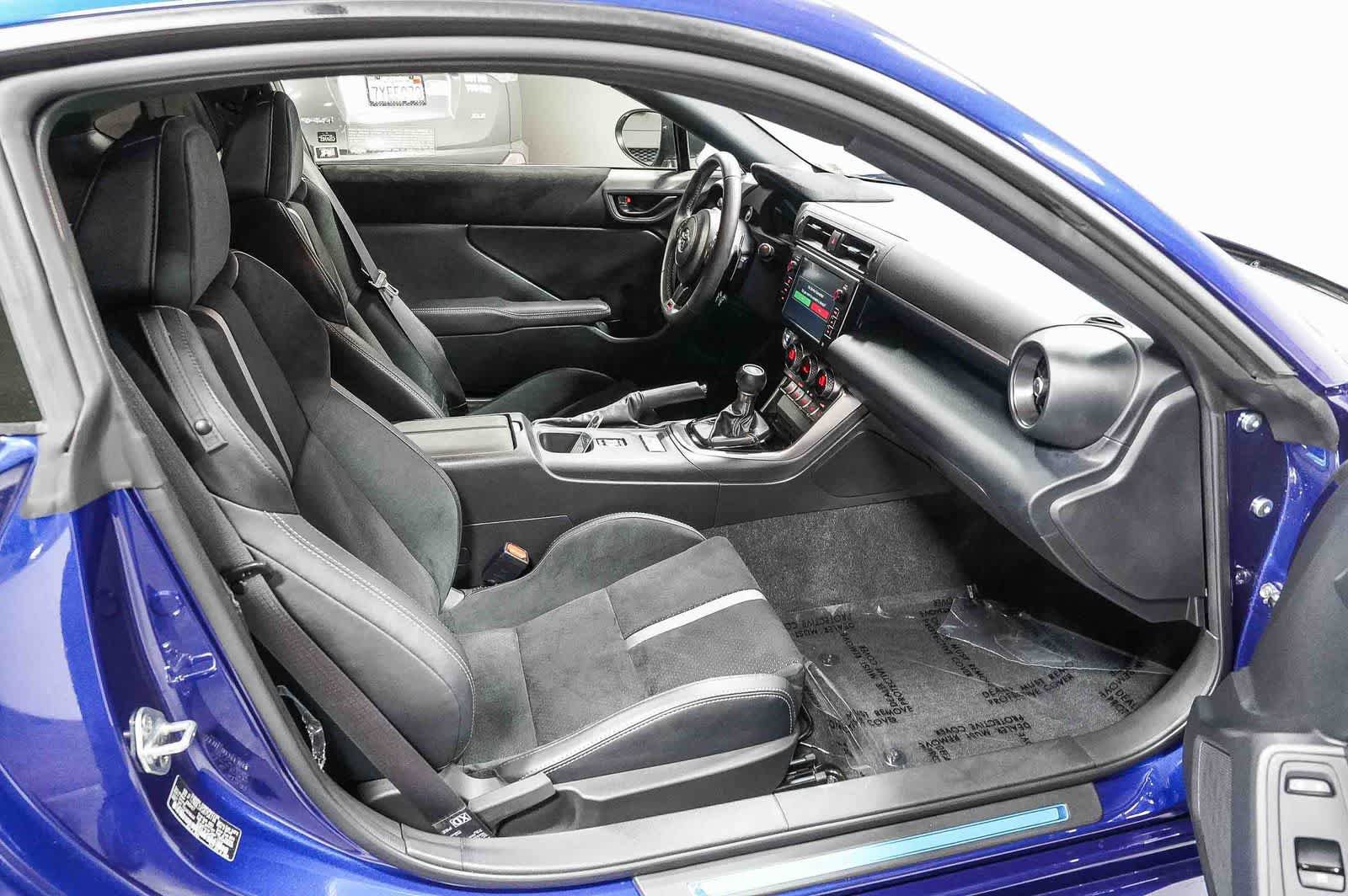 Certified 2025 Toyota GR86 Premium w/ ALL Weather Mat Package (TMS) RWD image 17