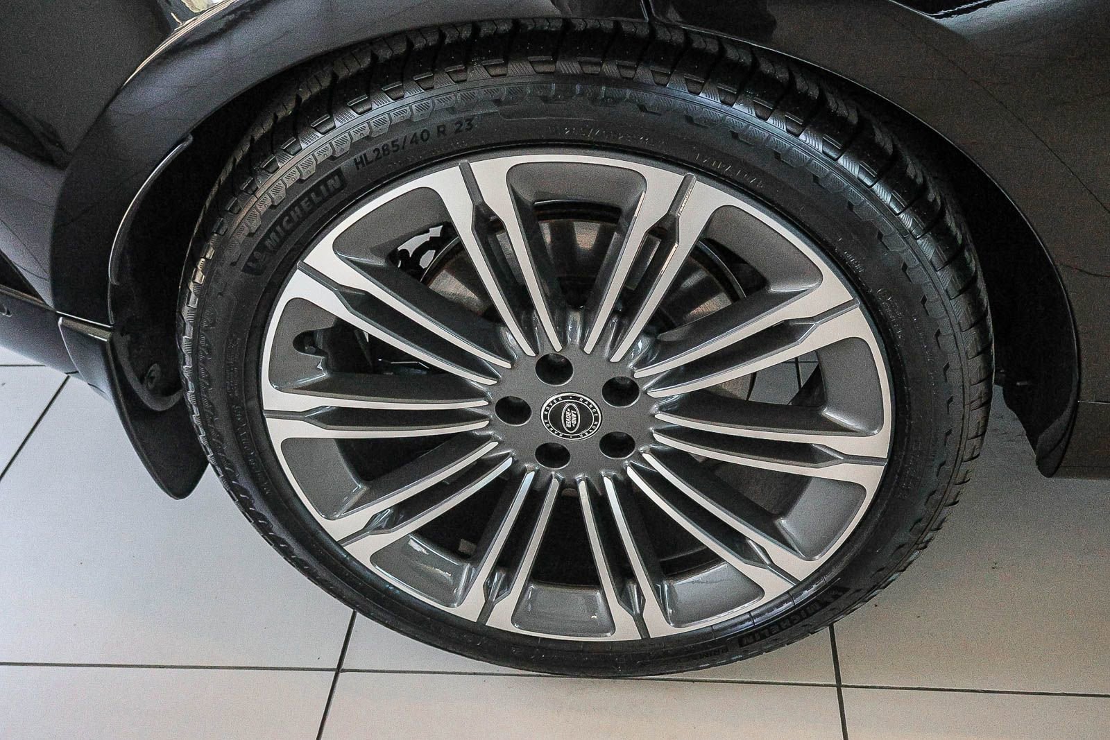 Used 2024 Land Rover Range Rover SV image 10