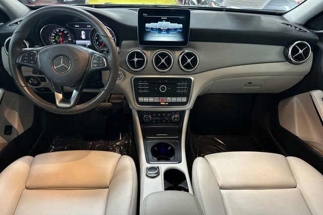 Used 2019 Mercedes-Benz GLA 250 4MATIC image 16