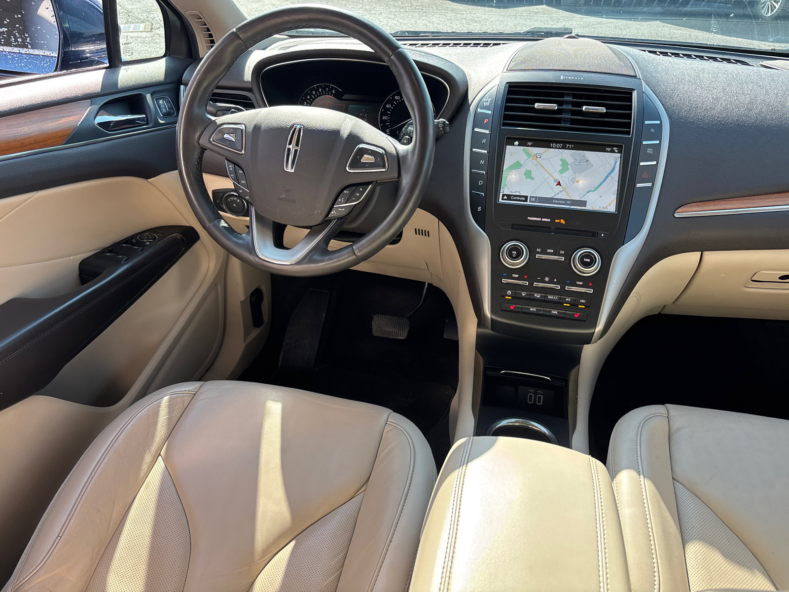 Used 2017 Lincoln MKC Select w/ Select Plus Package FWD image 29