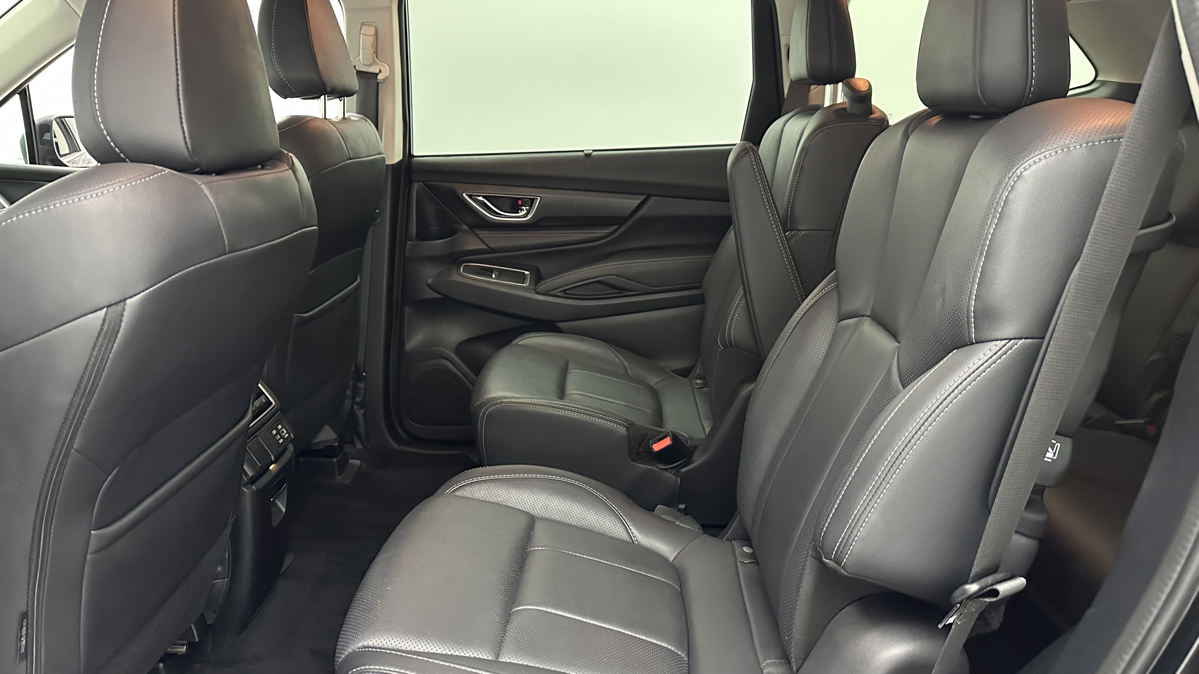 Used 2023 Subaru Ascent Limited image 30