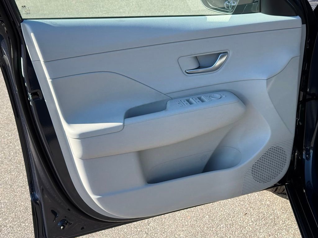 Used 2026 Hyundai Kona SEL Premium image 18